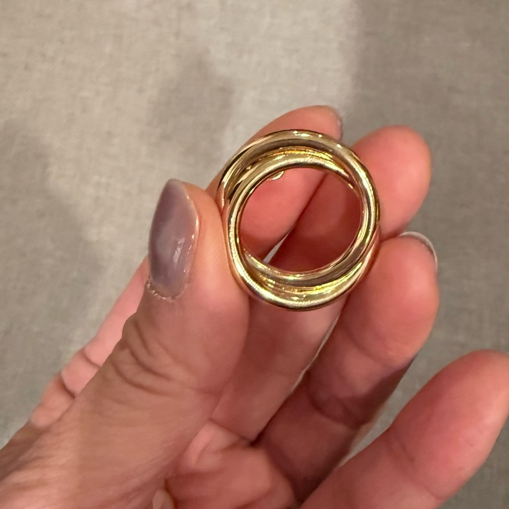 Mango Interlocking Circular Earrings In Gold - image 3